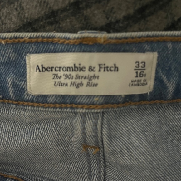 Brand New Abercrombie Straight Jeans - Picture 3 of 3
